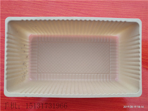 鑫鑫生產(chǎn)吸塑托盤不抄捷徑，實(shí)打?qū)? width=